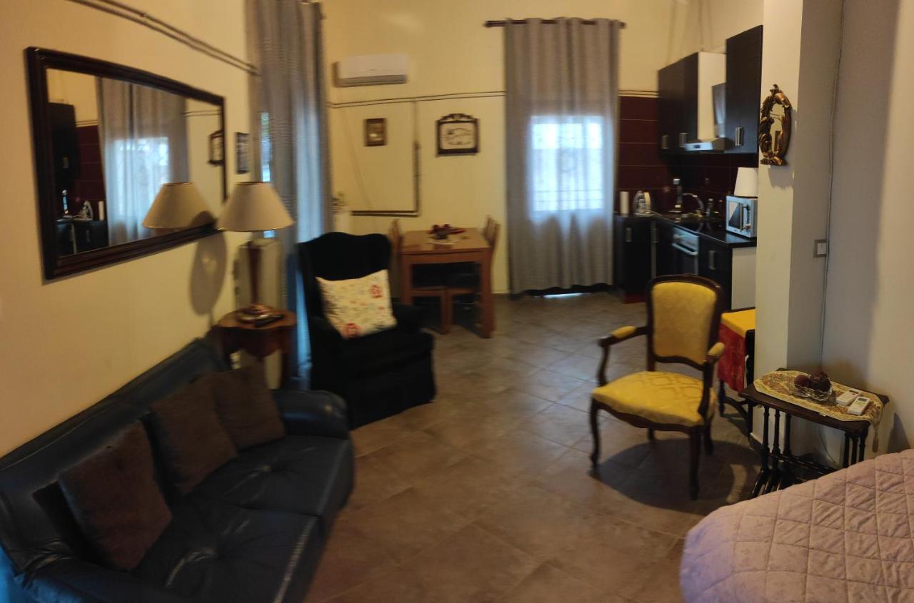 Near AirportAnd metropolitan Penelopi Cozy Home Artemida  Esterno foto